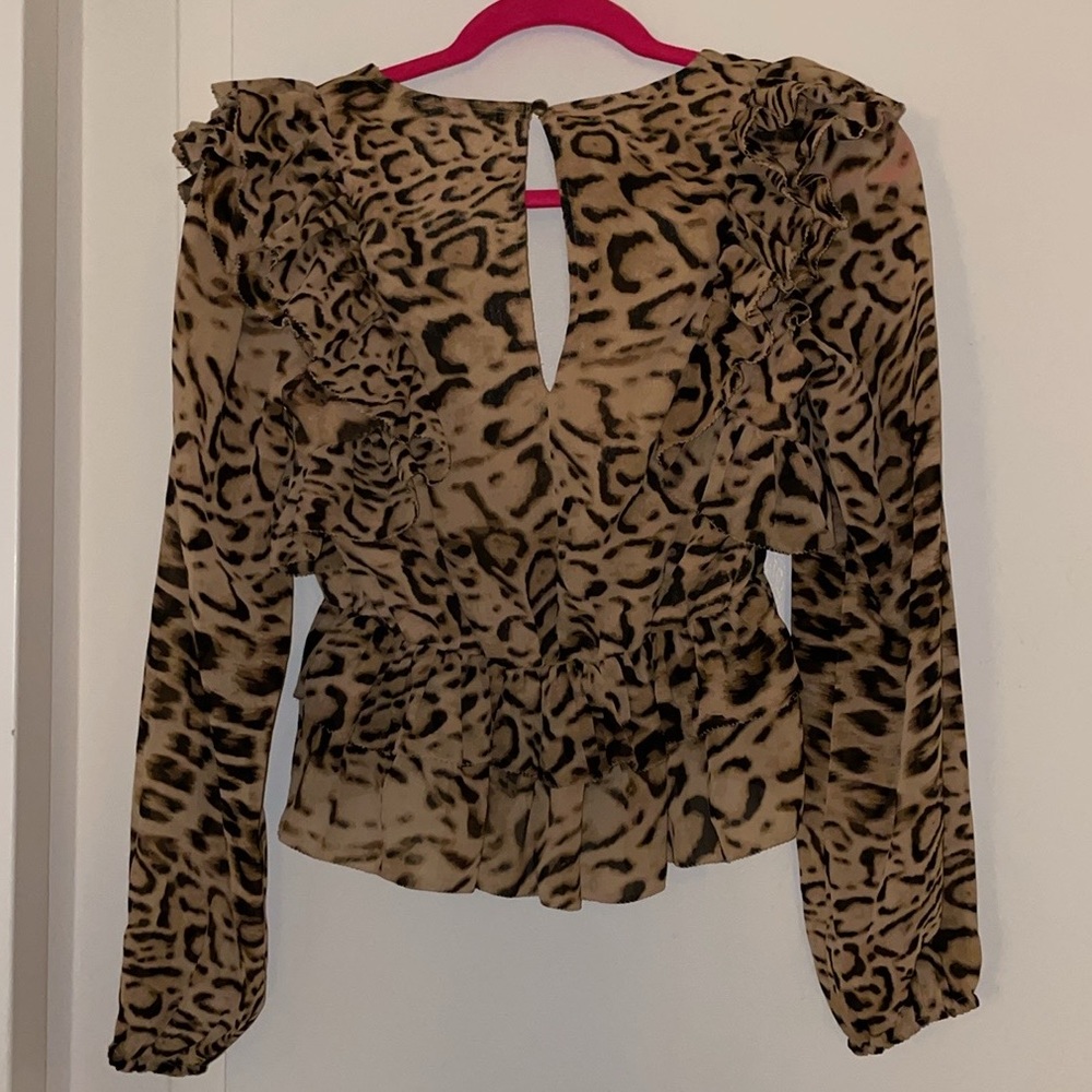NWT Express Cheetah Print Ruffle Blouse - Picture 2 of 3